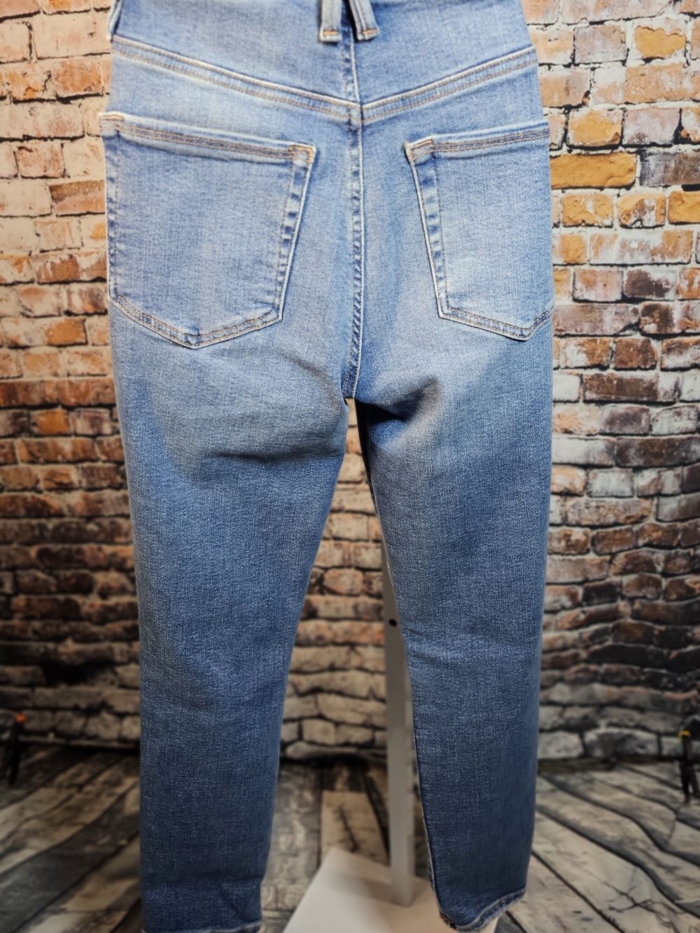 Good American Good Boy Cut Jeans Size 6/28 Distressed High Rise Denim - Picture 4 of 5
